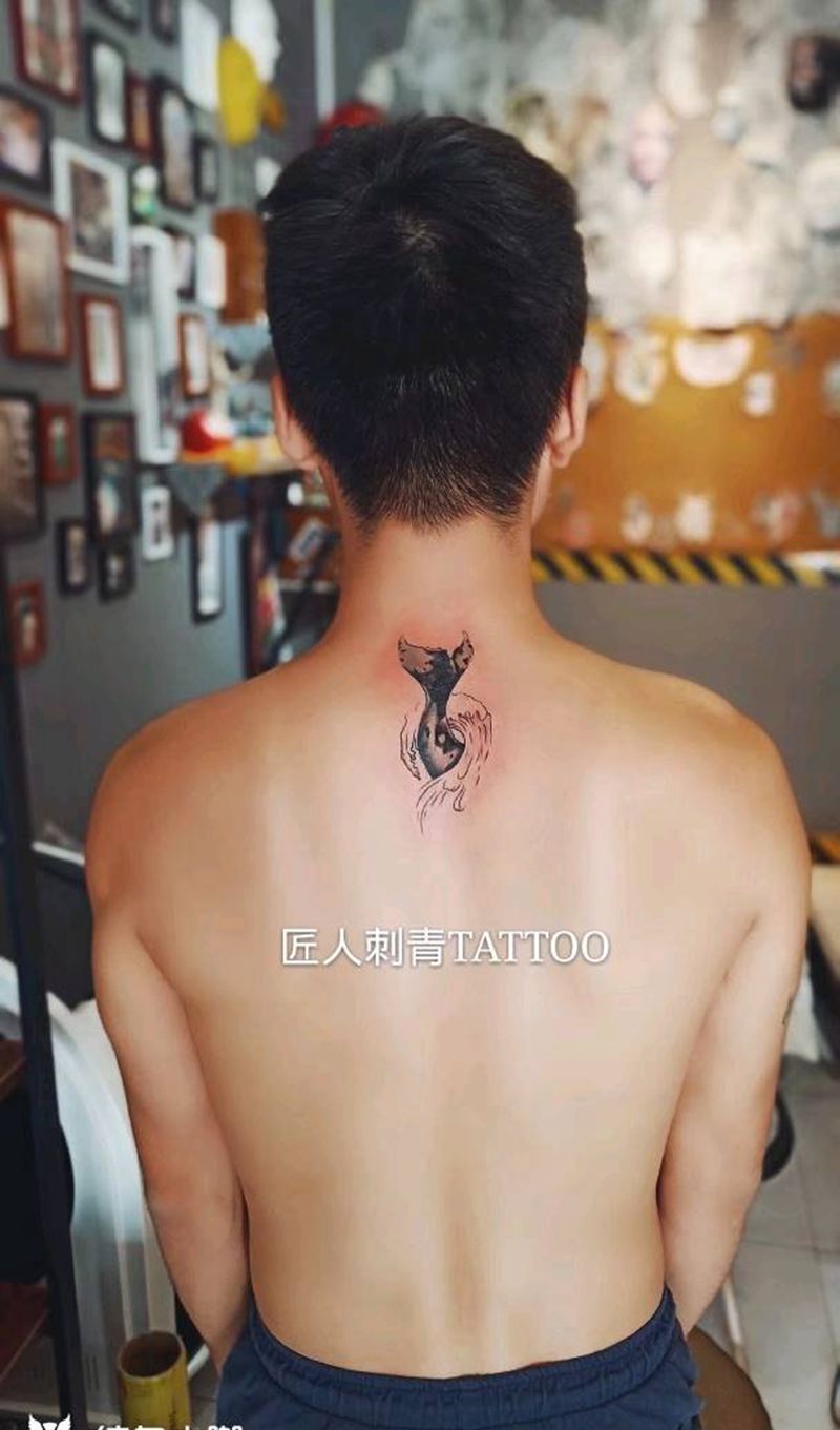 匠人刺青纹身图片_颈部纹身图案