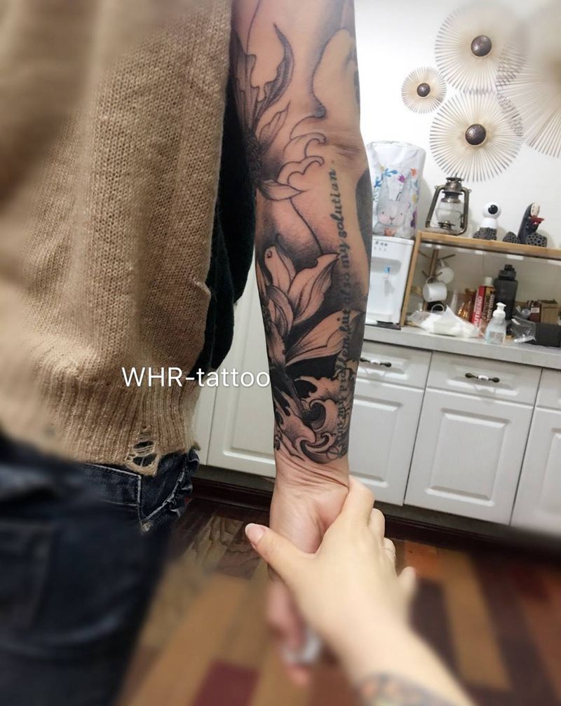接花臂完成纹身图片