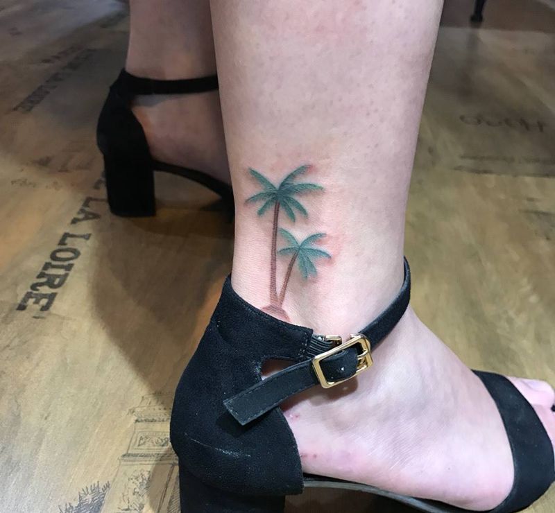 沄刺青纹身图片_成品脚部植物纹身图案