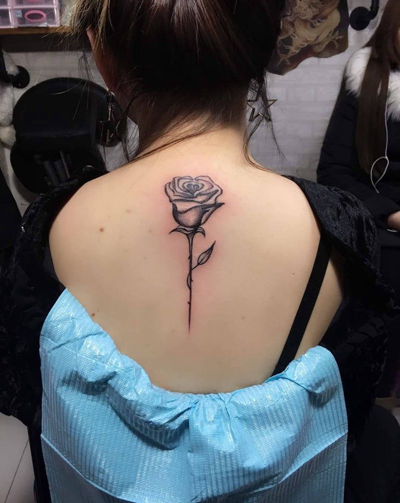 小玫瑰纹身图片