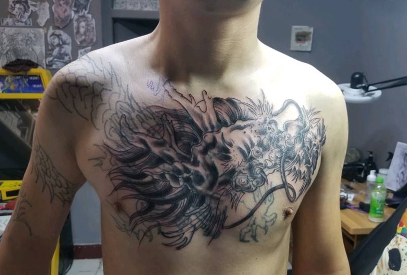 遮盖过肩龙纹身图片