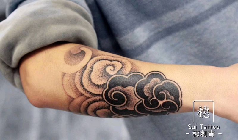 云☁️纹身图片_手臂点刺纹身图案