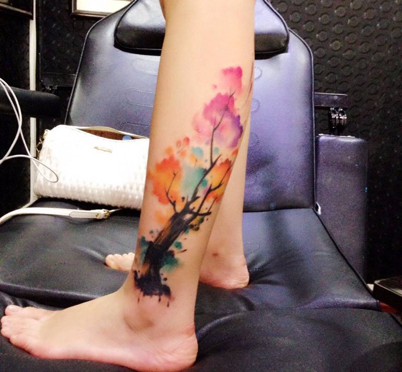 水彩风格遮盖纹身图片