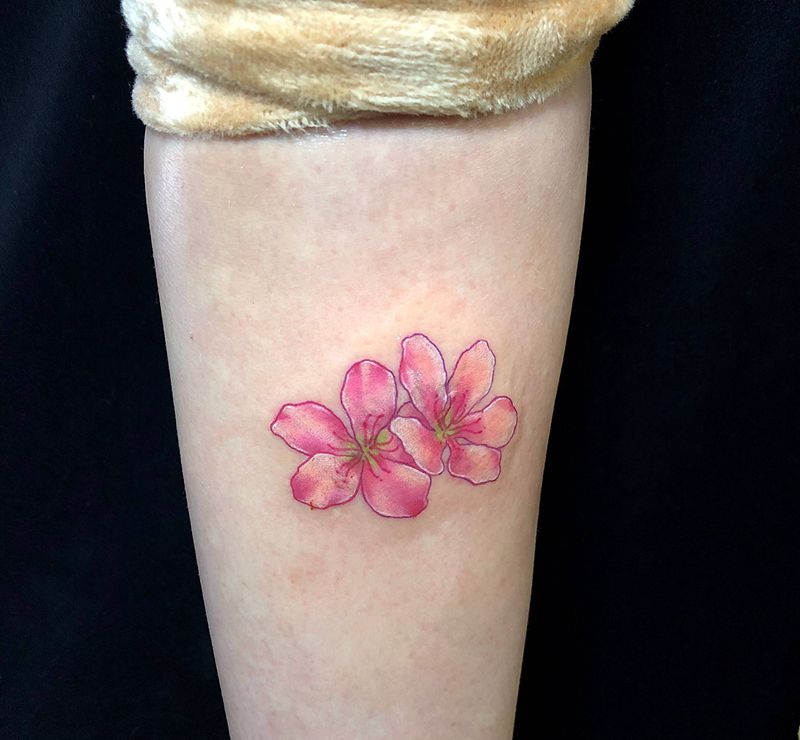 花纹身图片_腿部花纹身图案