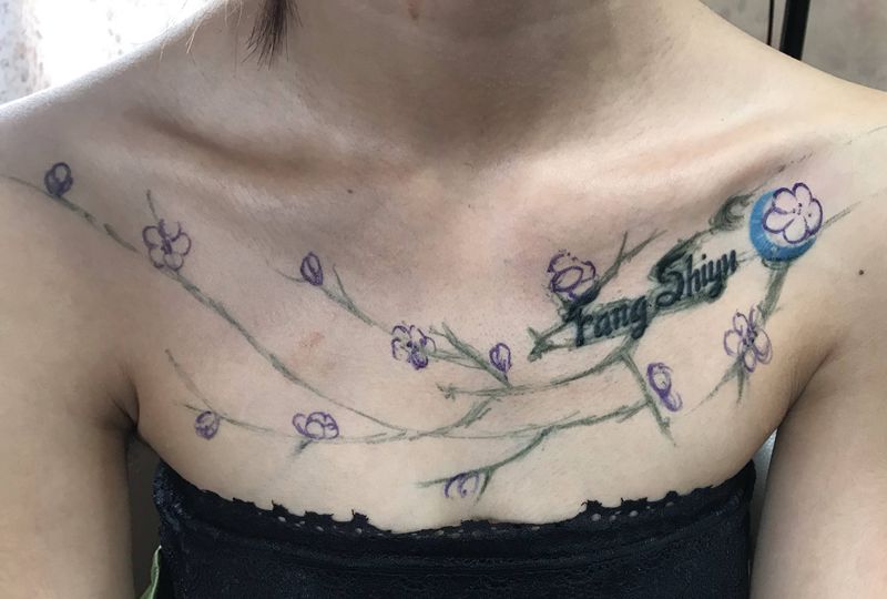 遮盖修改纹身图片_胸部水墨纹身图案