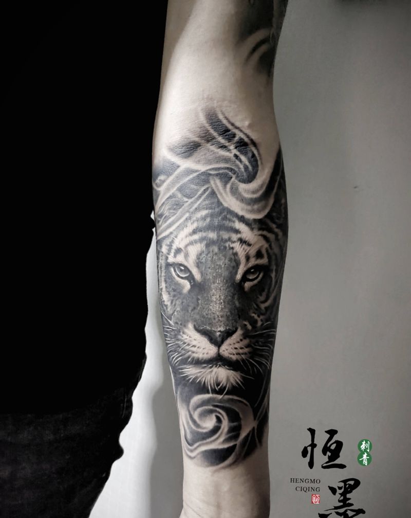 虎纹身图片_手臂欧美写实纹身图案