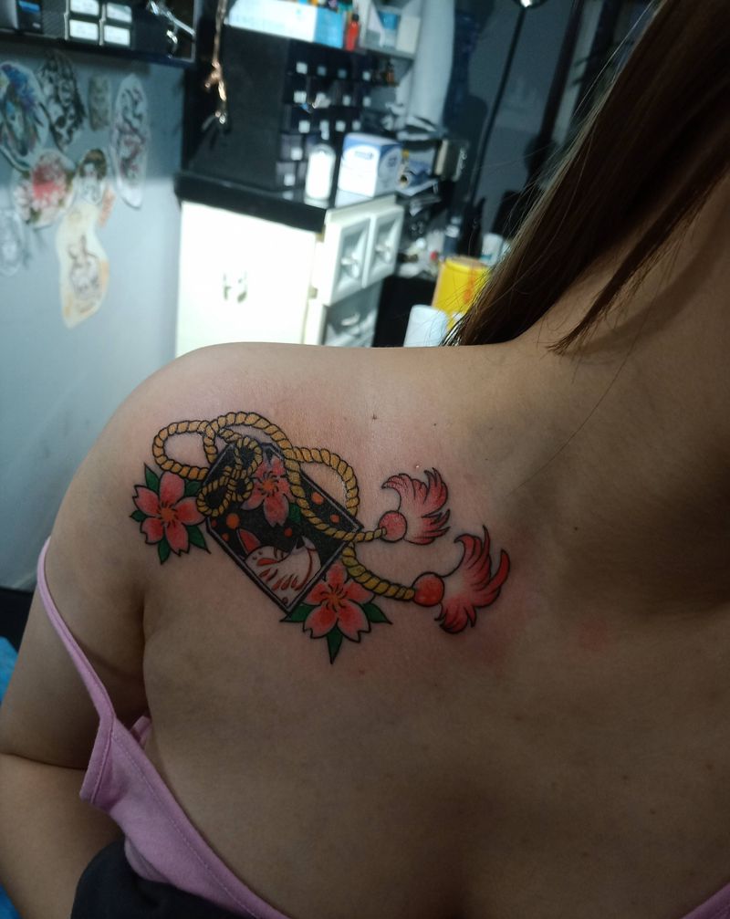 遮盖纹身图片_肩部老传统纹身图案