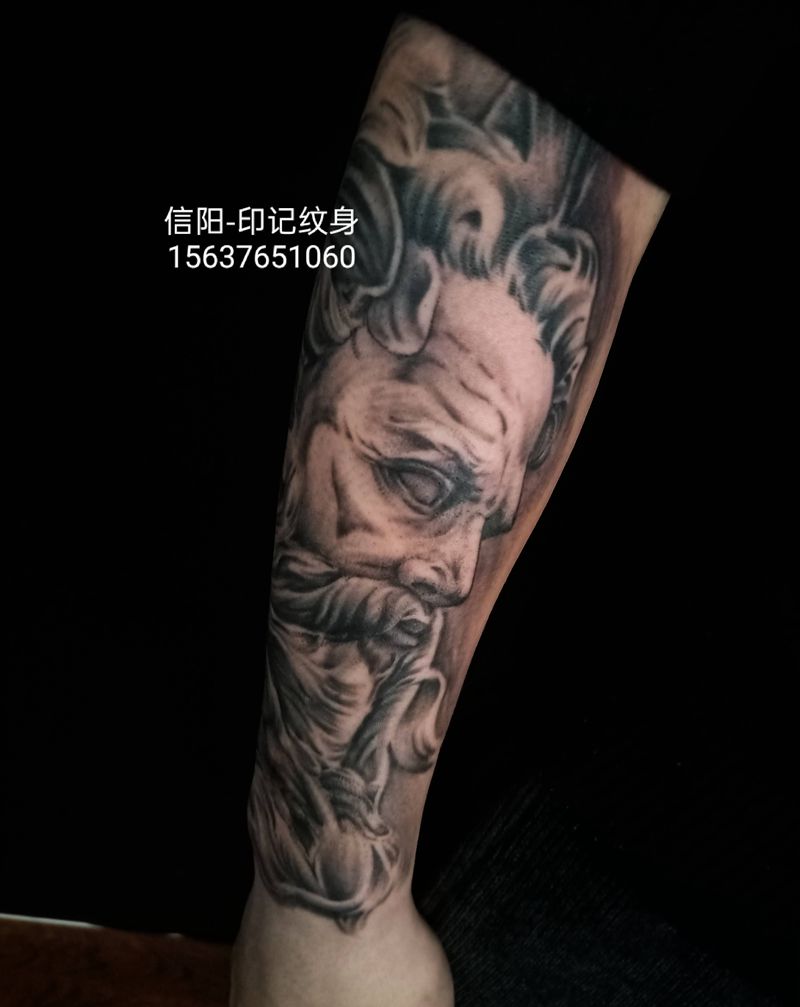 小臂纹身图片_手臂欧美写实纹身图案