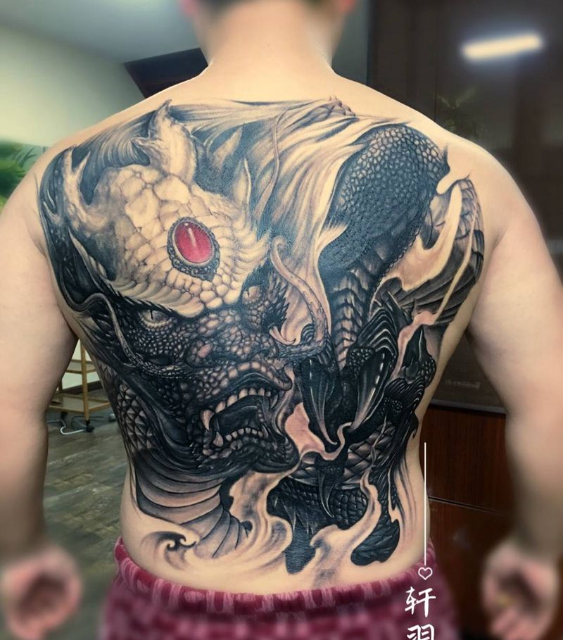 龙爷纹身图片_成品背部写实鬼神国画纹身图案