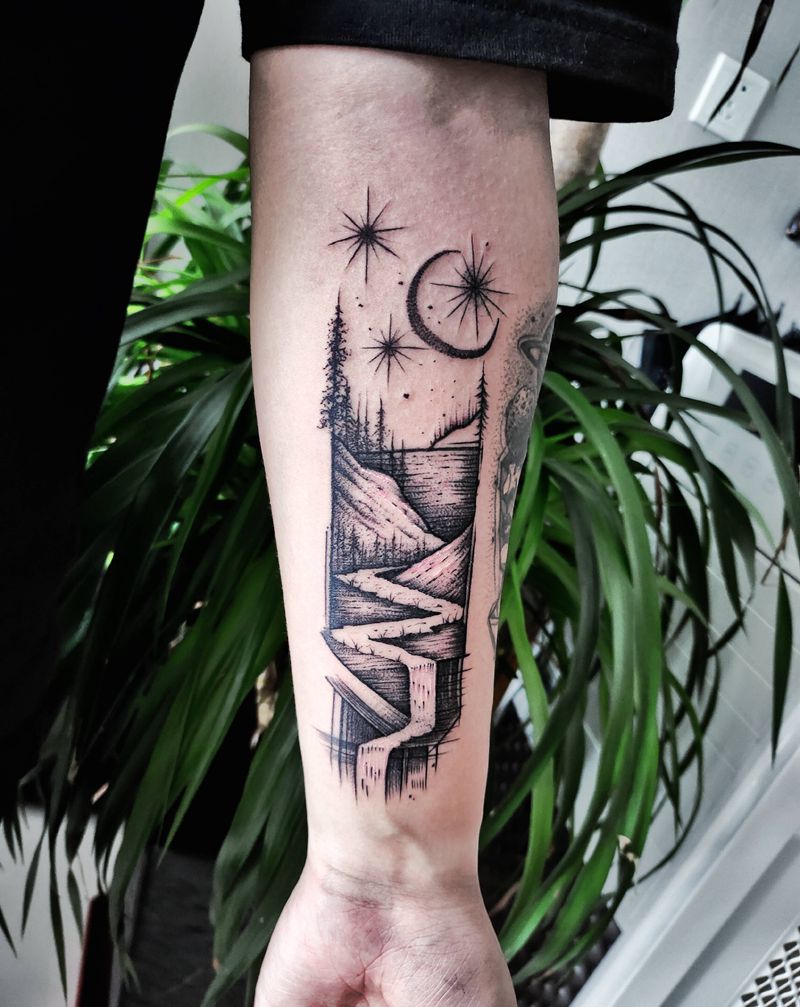 山水星辰纹身图片_手臂点刺几何纹身图案