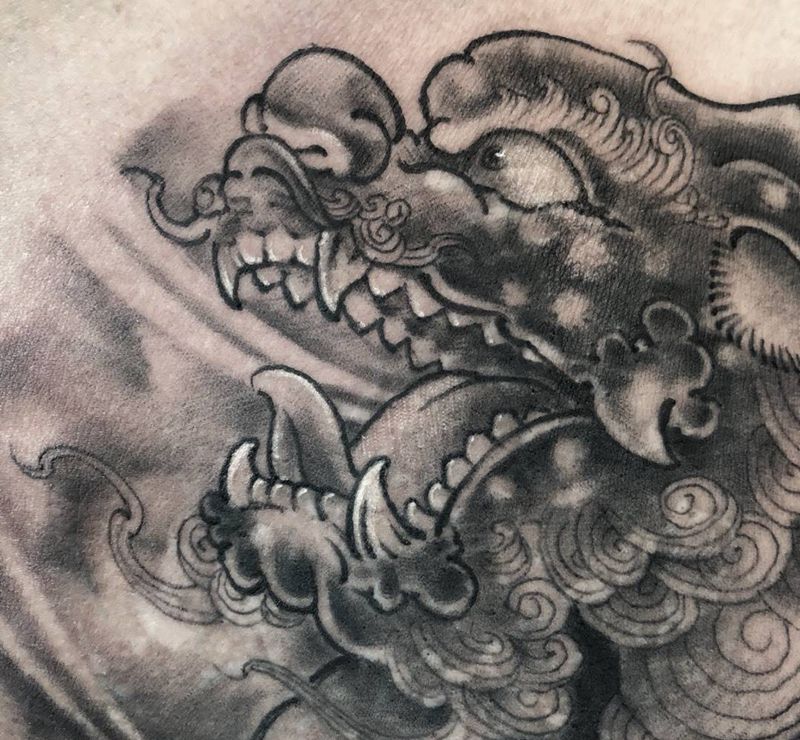 唐狮（遮盖）纹身图片