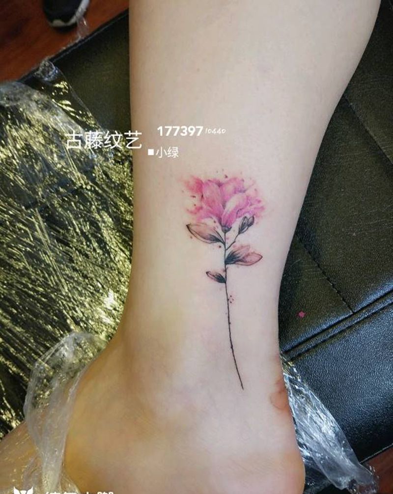 泼墨花纹身图片_脚部植物成品纹身图案