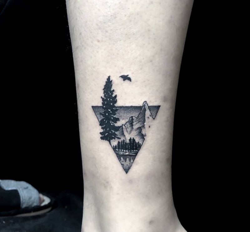 山水纹身图片_腿部脚部纹身图案