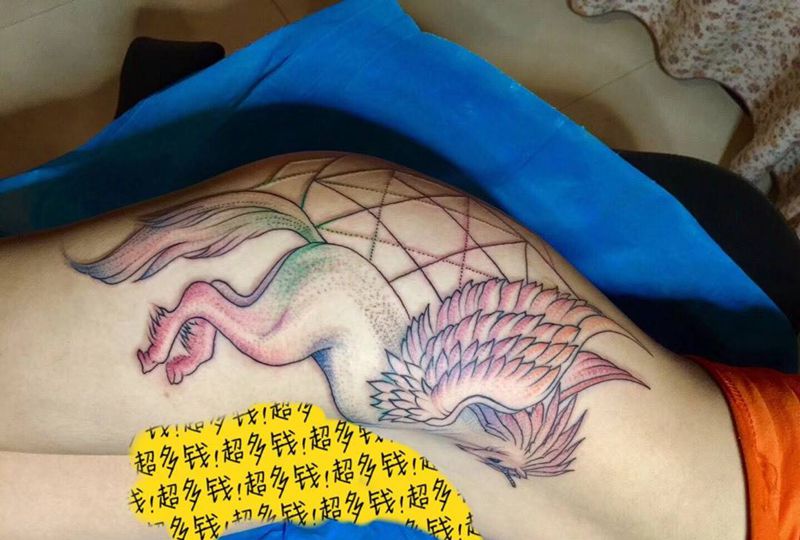 七彩独角兽纹身图片