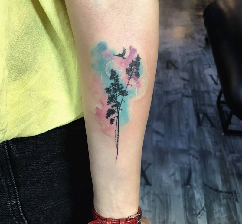 水彩树纹身图片