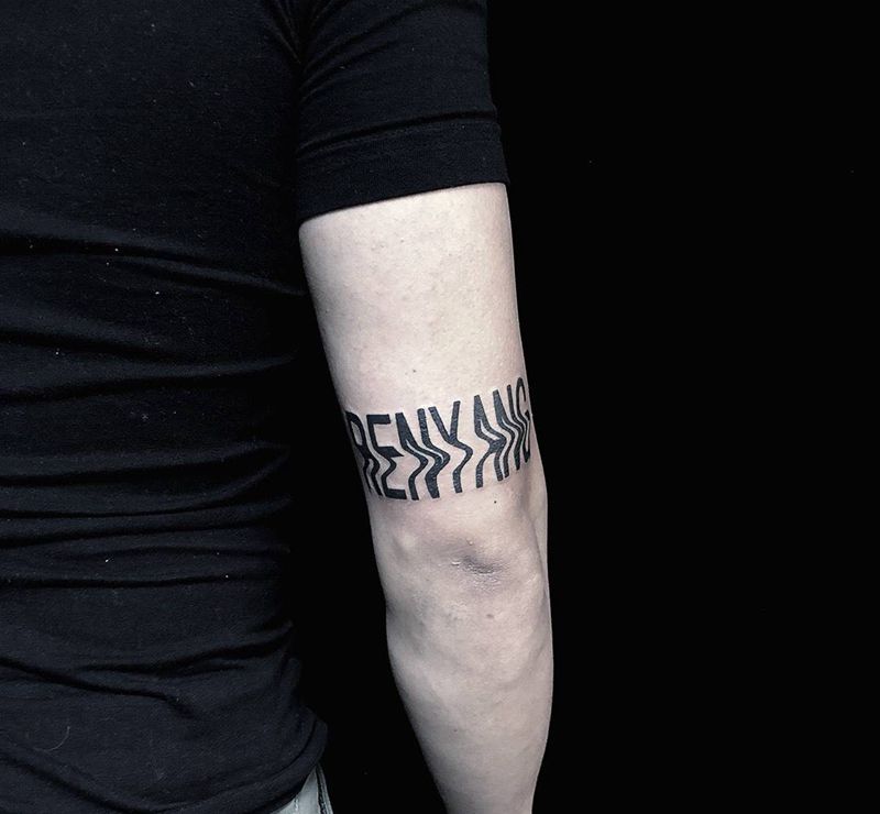 字体纹身图片_手臂花体字纹身图案