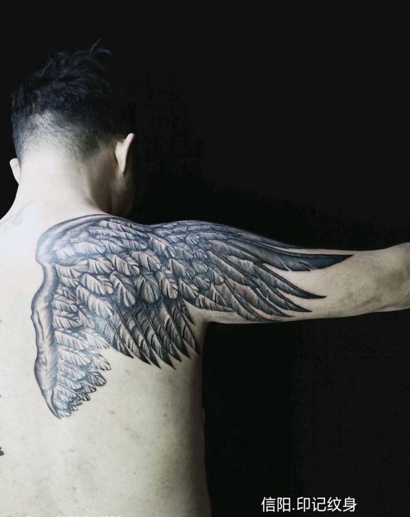 翅膀纹身图片