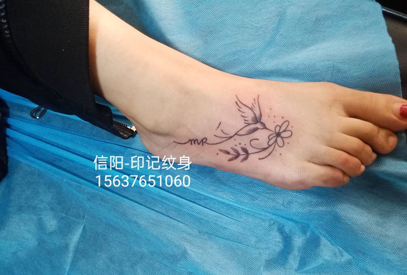 脚背小文身纹身图片_脚部纹身图案