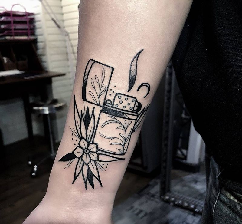 fire纹身图片_手臂Old School纹身图案