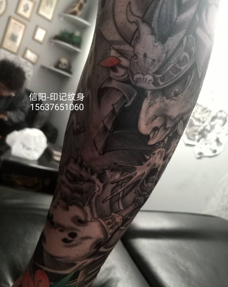 鬼武士纹身图片_腿部新传统纹身图案