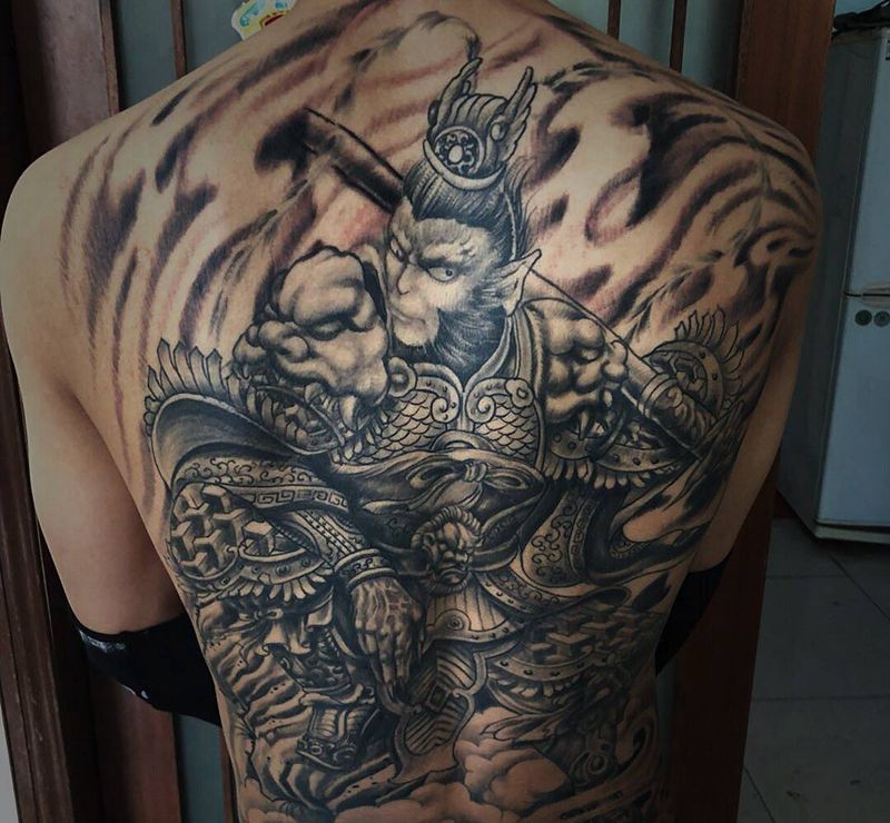 满背斗战圣佛纹身图片