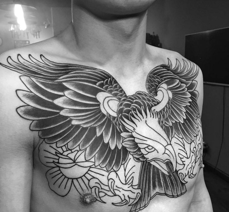 花胸纹身图片_成品胸部欧美纹身图案