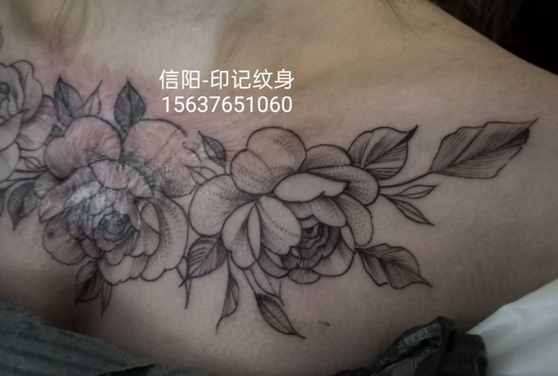 素花遮盖纹身图片_胸部纹身图案