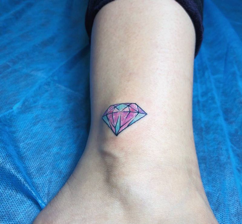 钻石纹身图片_脚部纹身图案