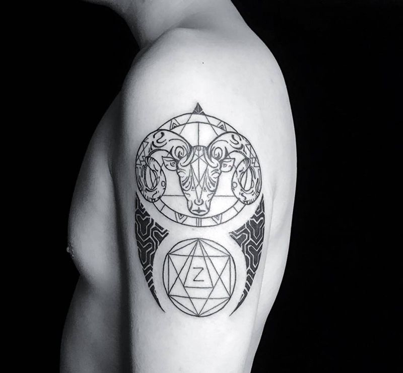 图腾纹身图片_手臂图腾几何纹身图案