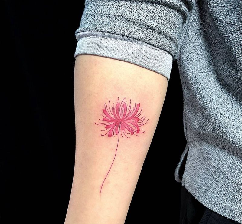 彼岸花纹身图片_手臂水彩纹身图案