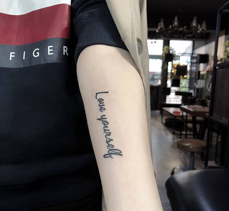 love yourself纹身图片