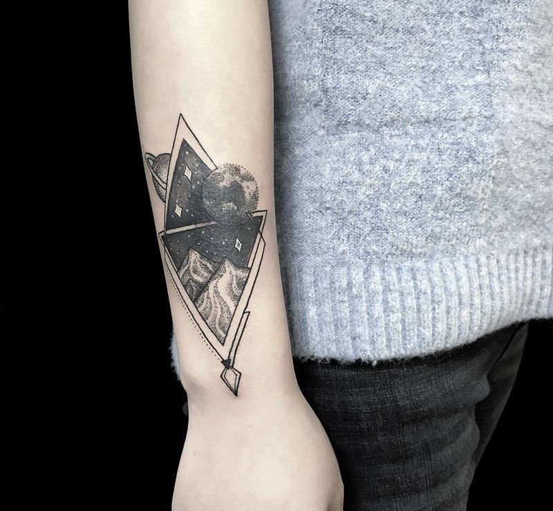 星系纹身图片_手臂几何纹身图案