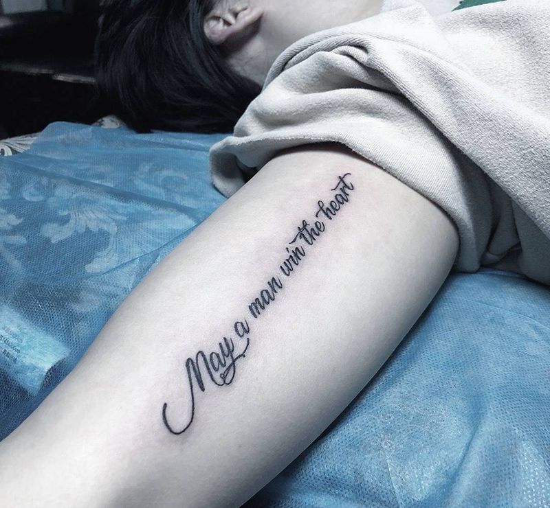 英文句纹身图片_手臂花体字纹身图案