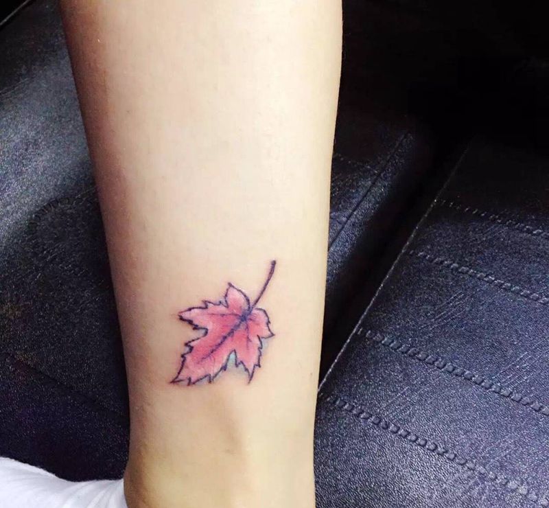 小枫叶纹身图片