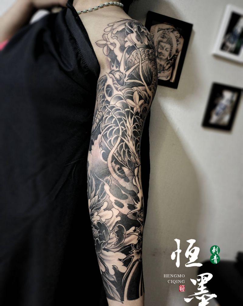 牡丹&龙花臂纹身图片_手臂新传统纹身图案