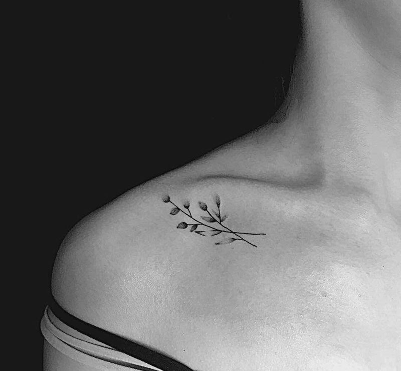 小清新纹身图片_肩部纹身图案