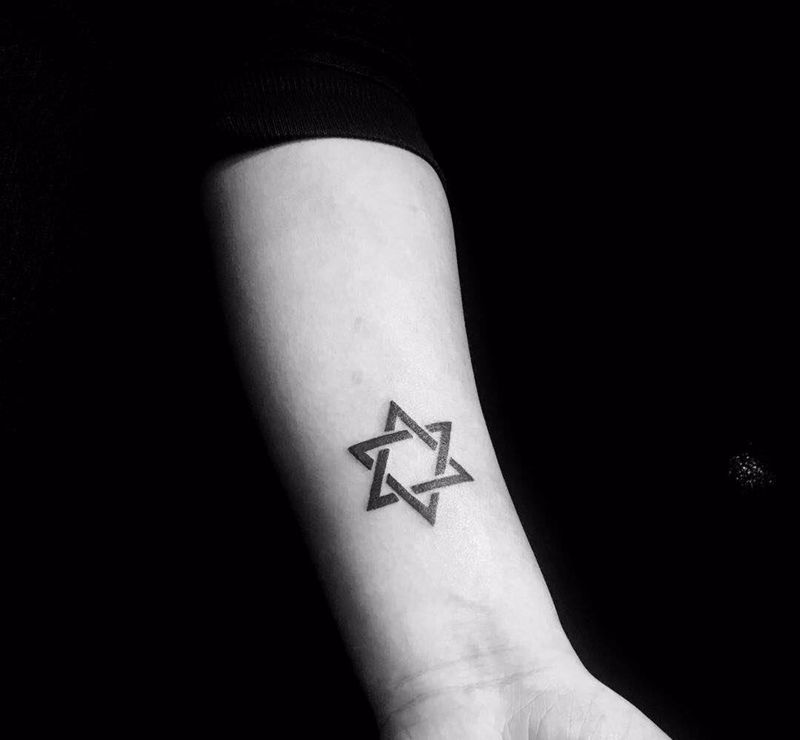六芒星纹身图片_手臂纹身图案