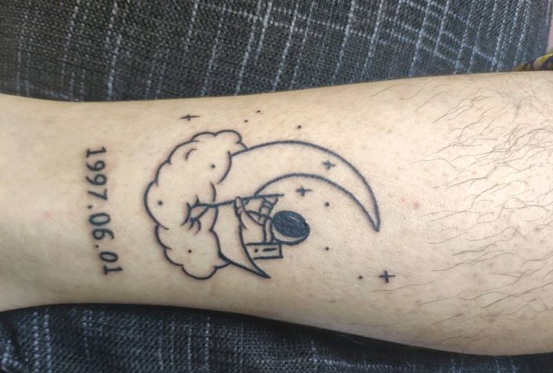 月亮船纹身图片_腿部新传统纹身图案