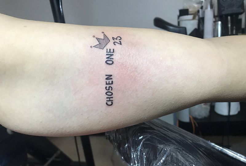 小字母纹身图片_手臂花体字纹身图案