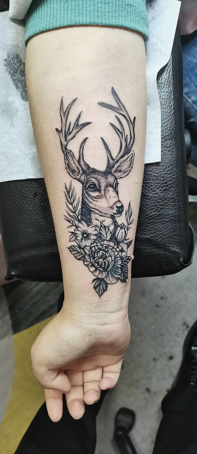 遮盖完毕纹身图片_手臂点刺纹身图案