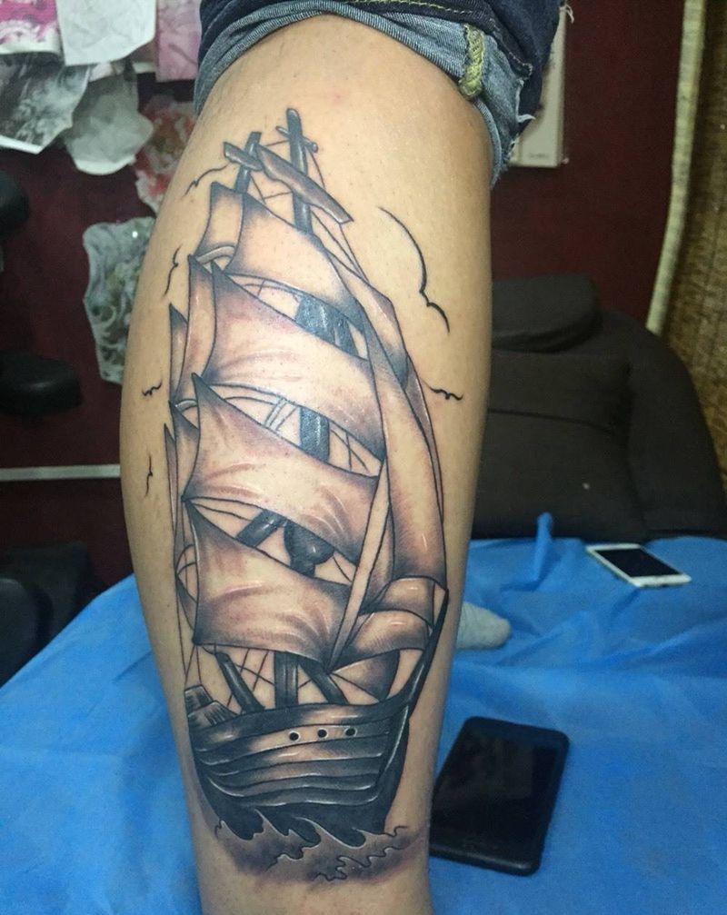 帆船纹身图片_成品腿部欧美纹身图案