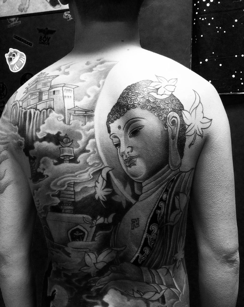 满背佛纹身图片_背部新传统纹身图案
