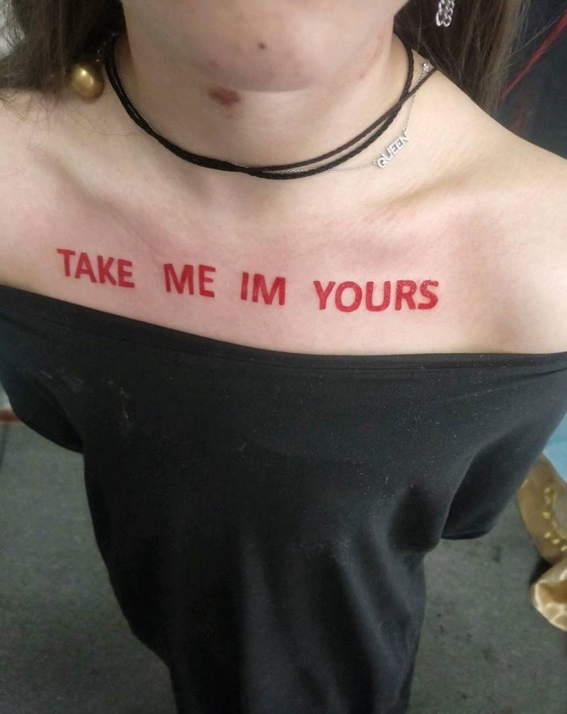 带我回家纹身图片_胸部花体字纹身图案