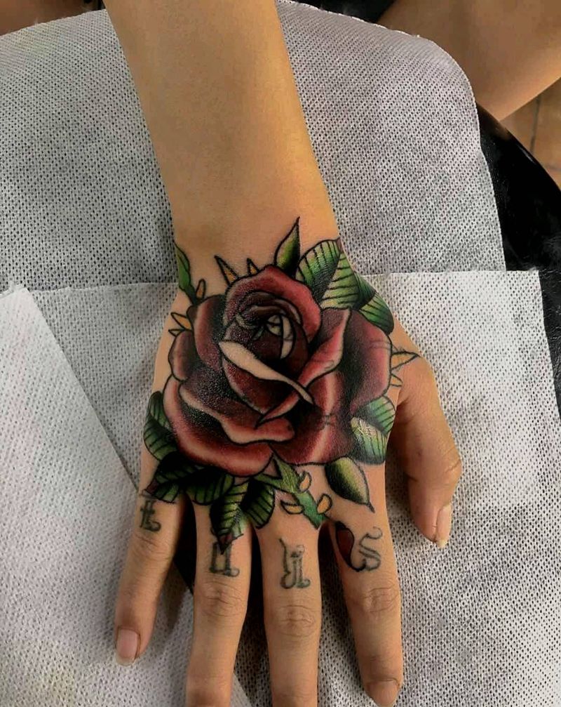 遮盖玫瑰纹身图片