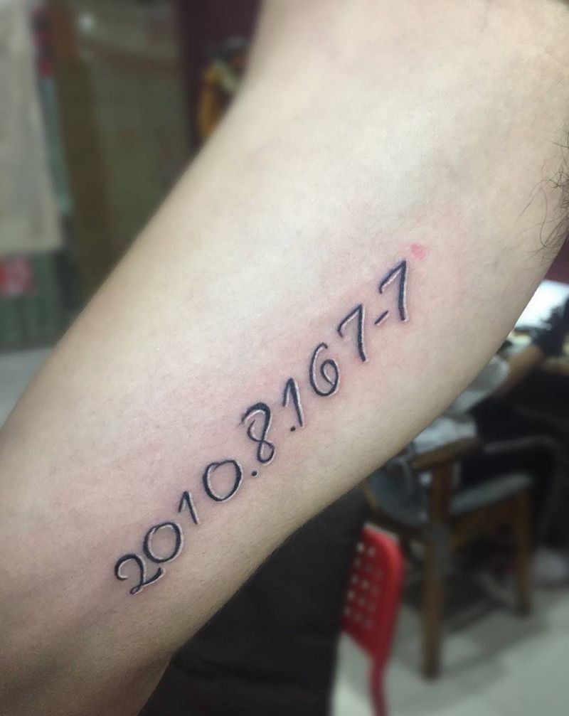 两个孩子的生日纹身图片_成品手臂清新图腾生日数字纹身图案