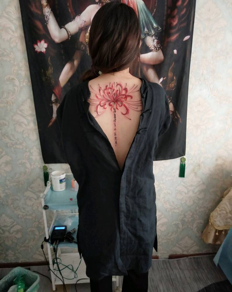 彼岸花纹身图片_肩部背部新传统水墨纹身图案