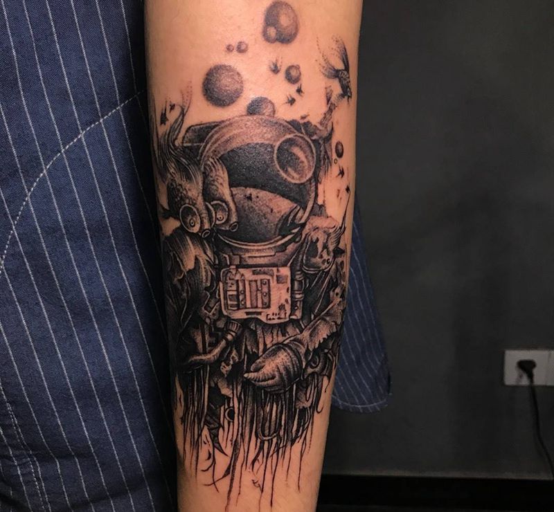 宇航员纹身图片_成品手部欧美写实人物清新肖像纹身图案