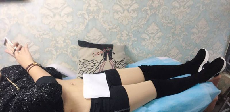 肚脐钉纹身图片