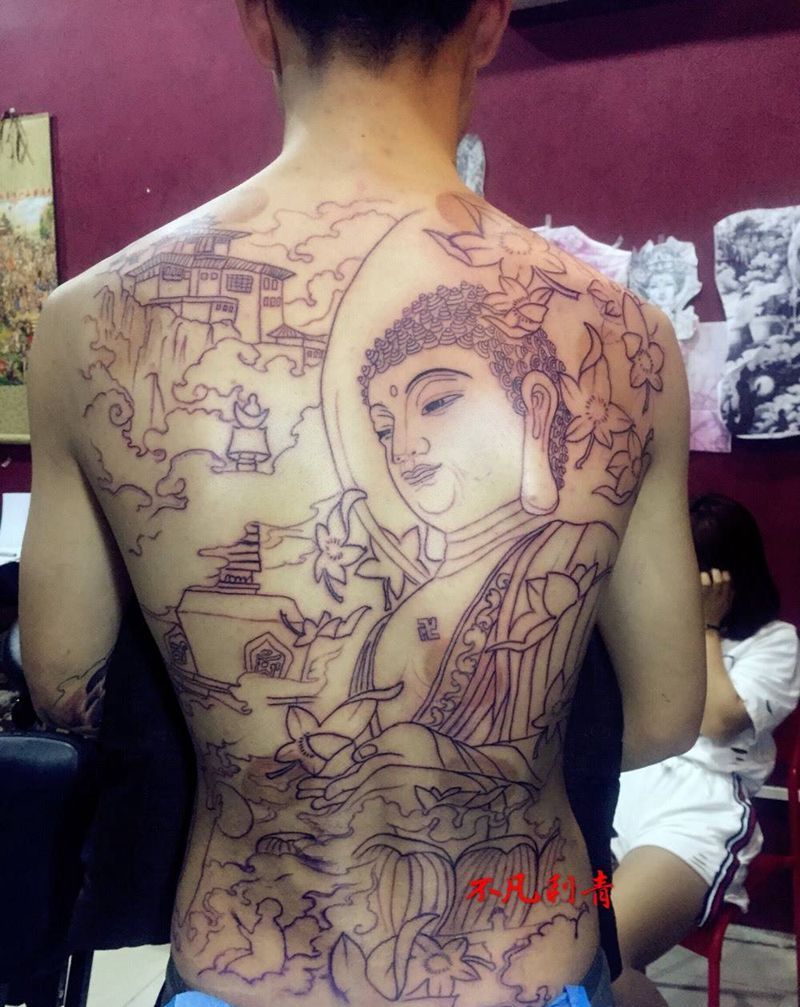 满背佛，先做线条纹身图片_传统习俗鬼神人物宗教背部纹身图案