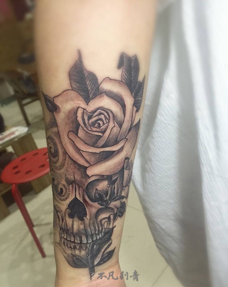 点刺骷髅，遮盖失败纹身纹身图片_成品手臂手部清新欧美几何点刺纹身图案